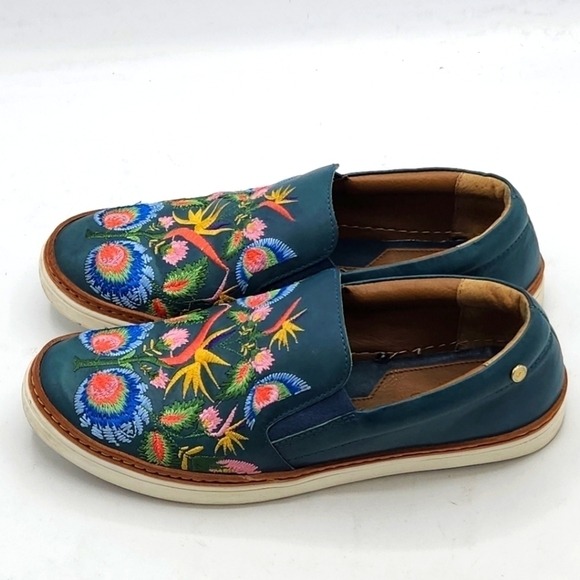 VÉLEZ Artisan Floral Embroidered Leather Sneakers Size 36 - Picture 10 of 16